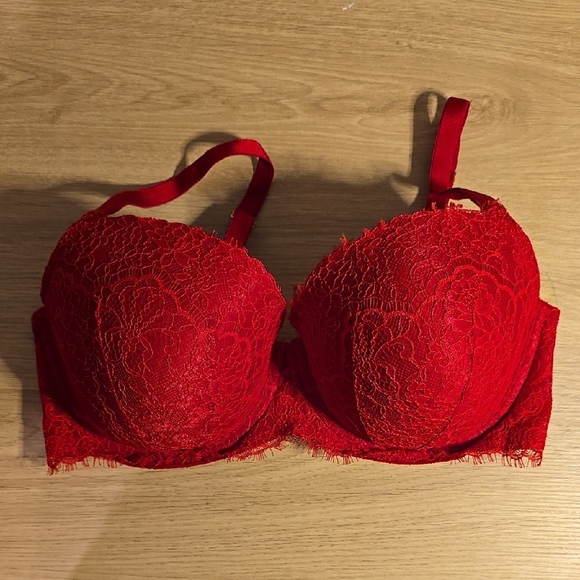 Victoria's Secret Red Lace Full-Cup Bra with Adjustable Straps - Picture 1 of 2